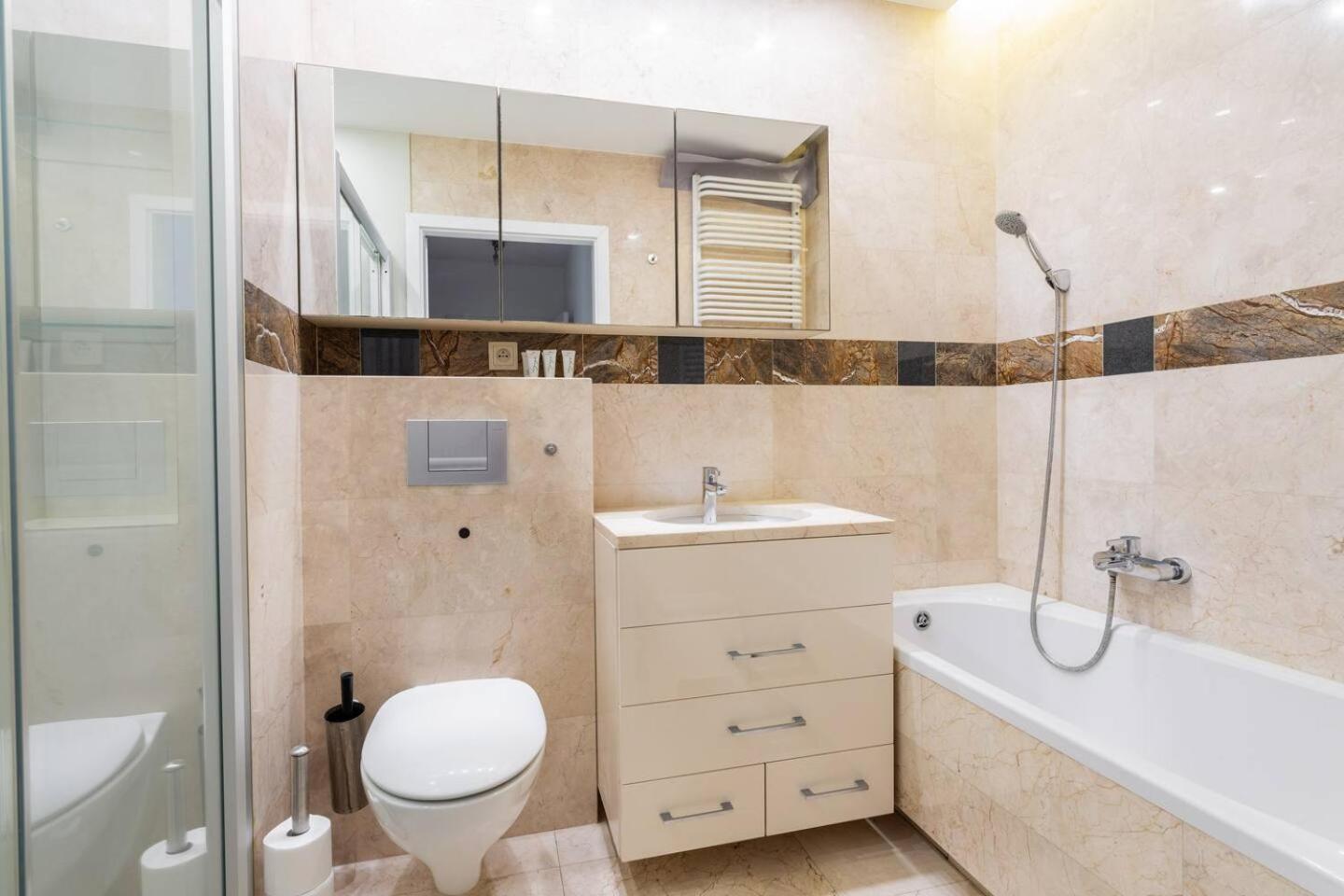 Superb Czerska Family Apartment Βαρσοβία Εξωτερικό φωτογραφία